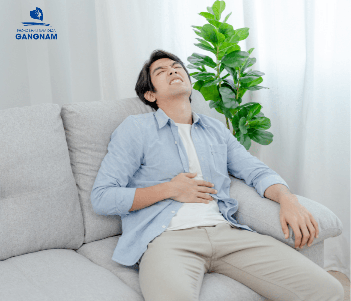 Ăn quá nhiều dưa hấu có thể khiến đau bụng, buồn nôn,...