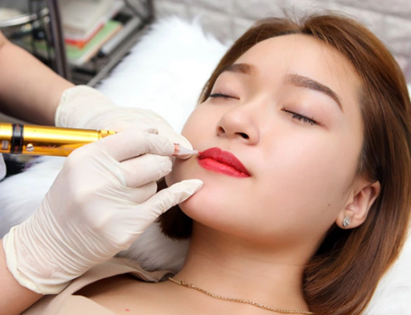 Các mẹo bổ sung để phun môi giữ màu lâu